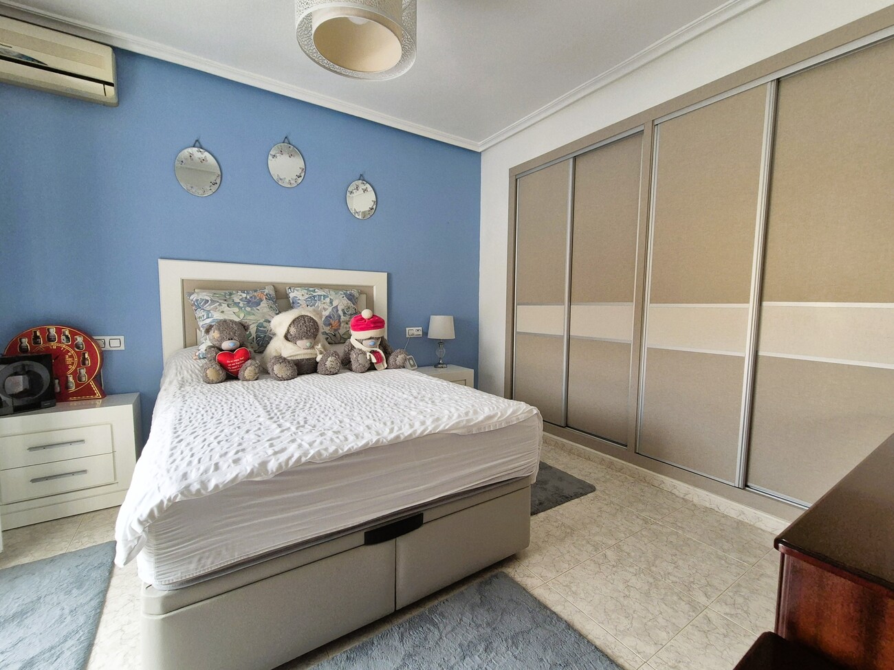 Villa for Sale in Villamartin, Alicante