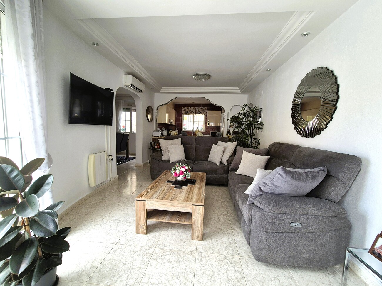 Villa for Sale in Villamartin, Alicante