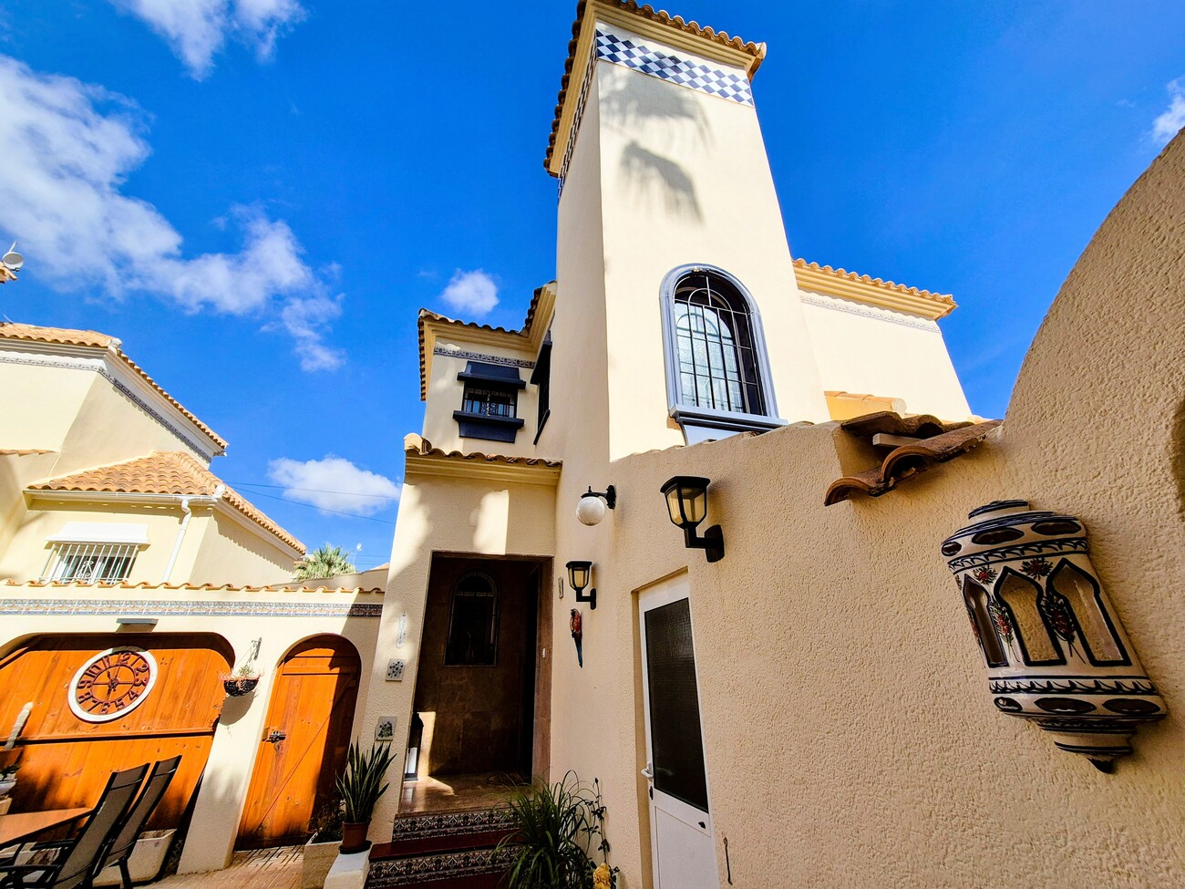Villa for Sale in Villamartin, Alicante