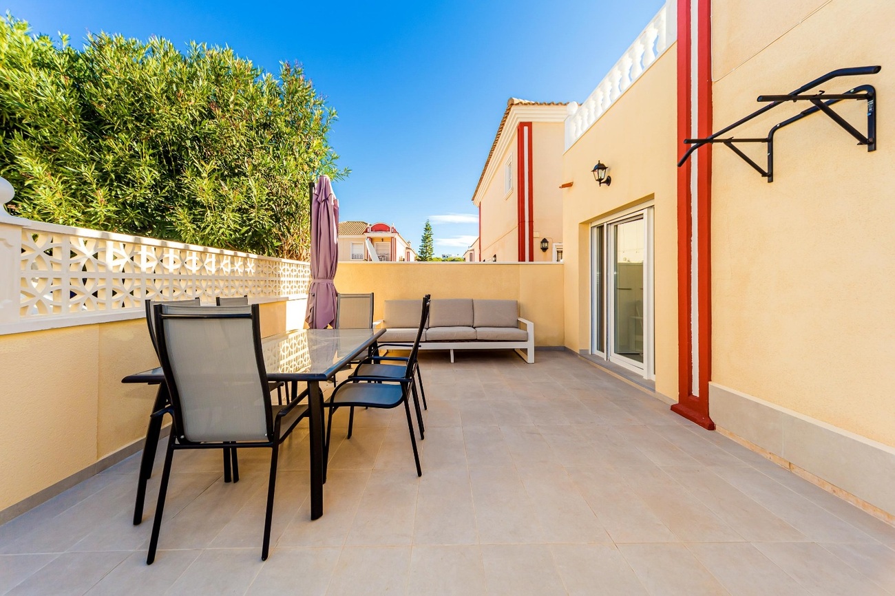 Duplex for Sale in Dehesa de Campoamor, Alicante