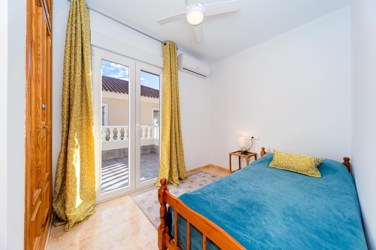 Duplex for Sale in Dehesa de Campoamor, Alicante