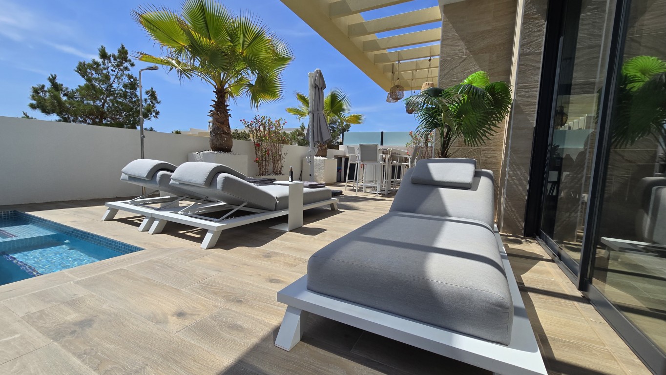 Villa for Sale in Los Montesinos, Alicante
