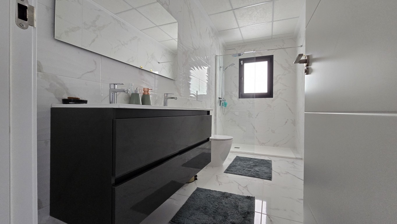 Villa for Sale in Los Montesinos, Alicante