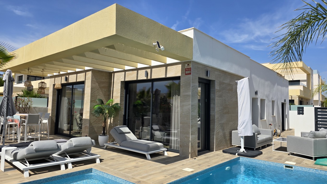 full_1539074_66524964 Villa for Sale in Los Montesinos, Alicante