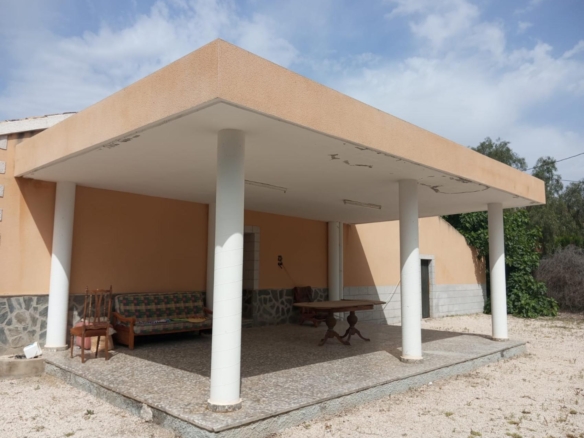 Country House for Sale in Redovan, Alicante