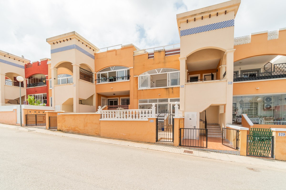 o_1jr7mr8p3ffo1pao1ibq1mme1mvv3k Apartment for Sale in Orihuela Costa, Alicante