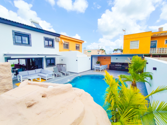 Town House for Sale in Los Urrutias, Murcia