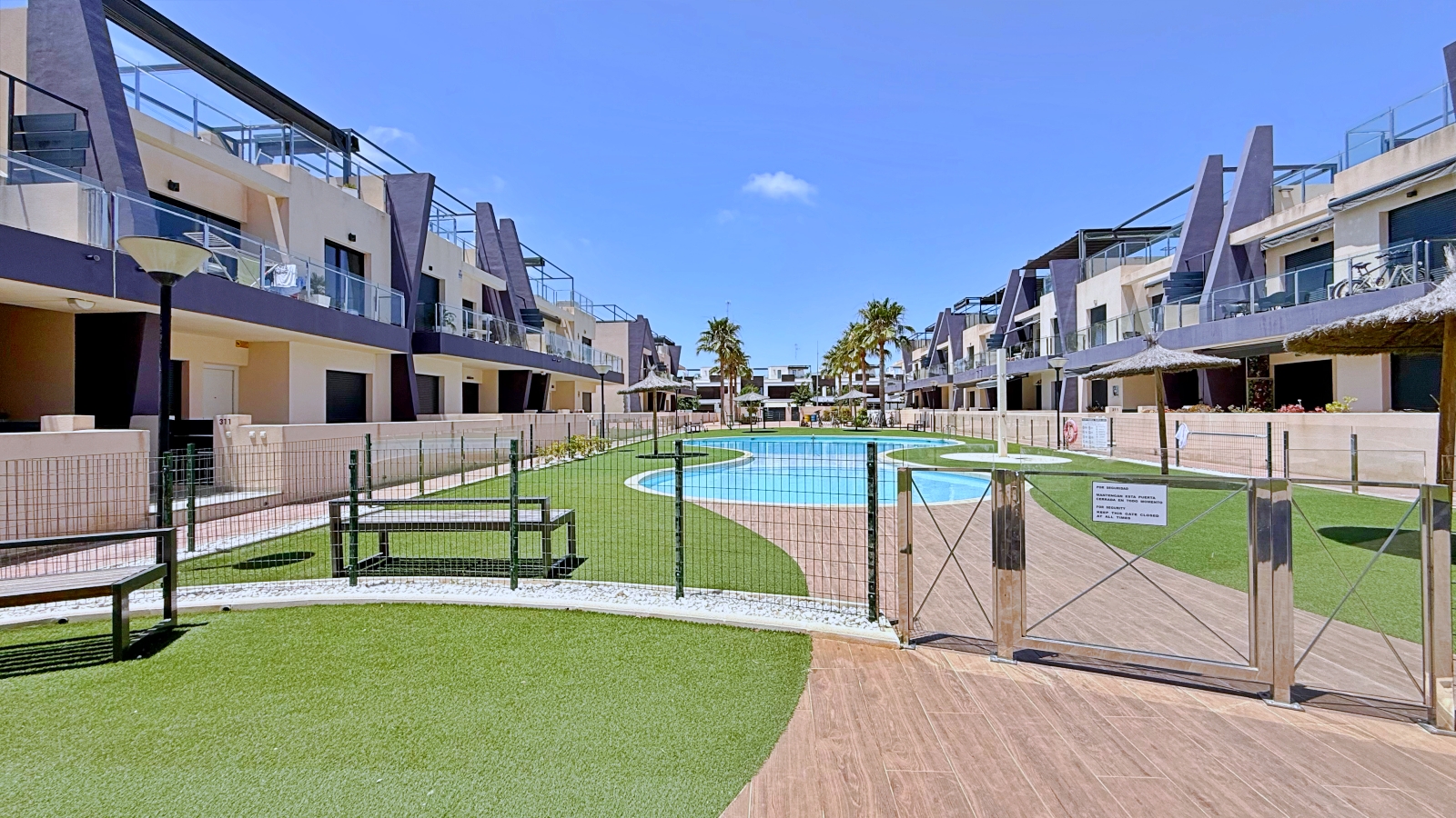 Penthouse for Sale in Pilar de La Horadada, Alicante