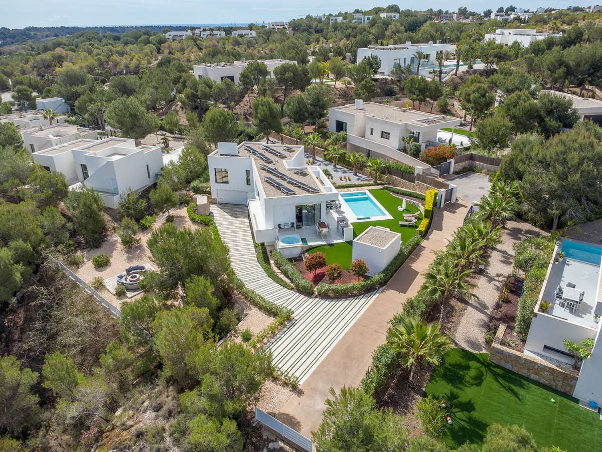20260219111815000000_10 Villa for Sale in Las Colinas Golf, Alicante