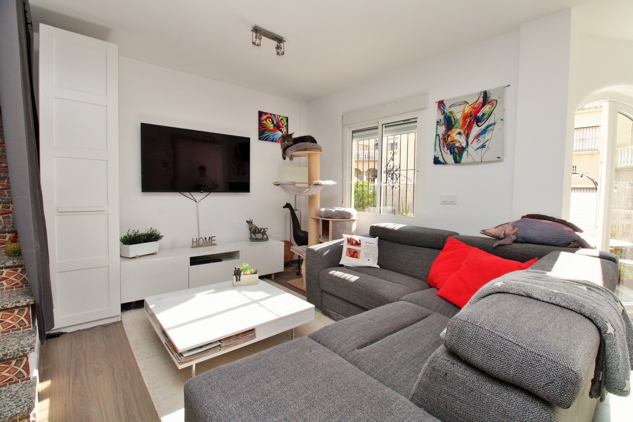 Town House for Sale in Villamartin, Alicante
