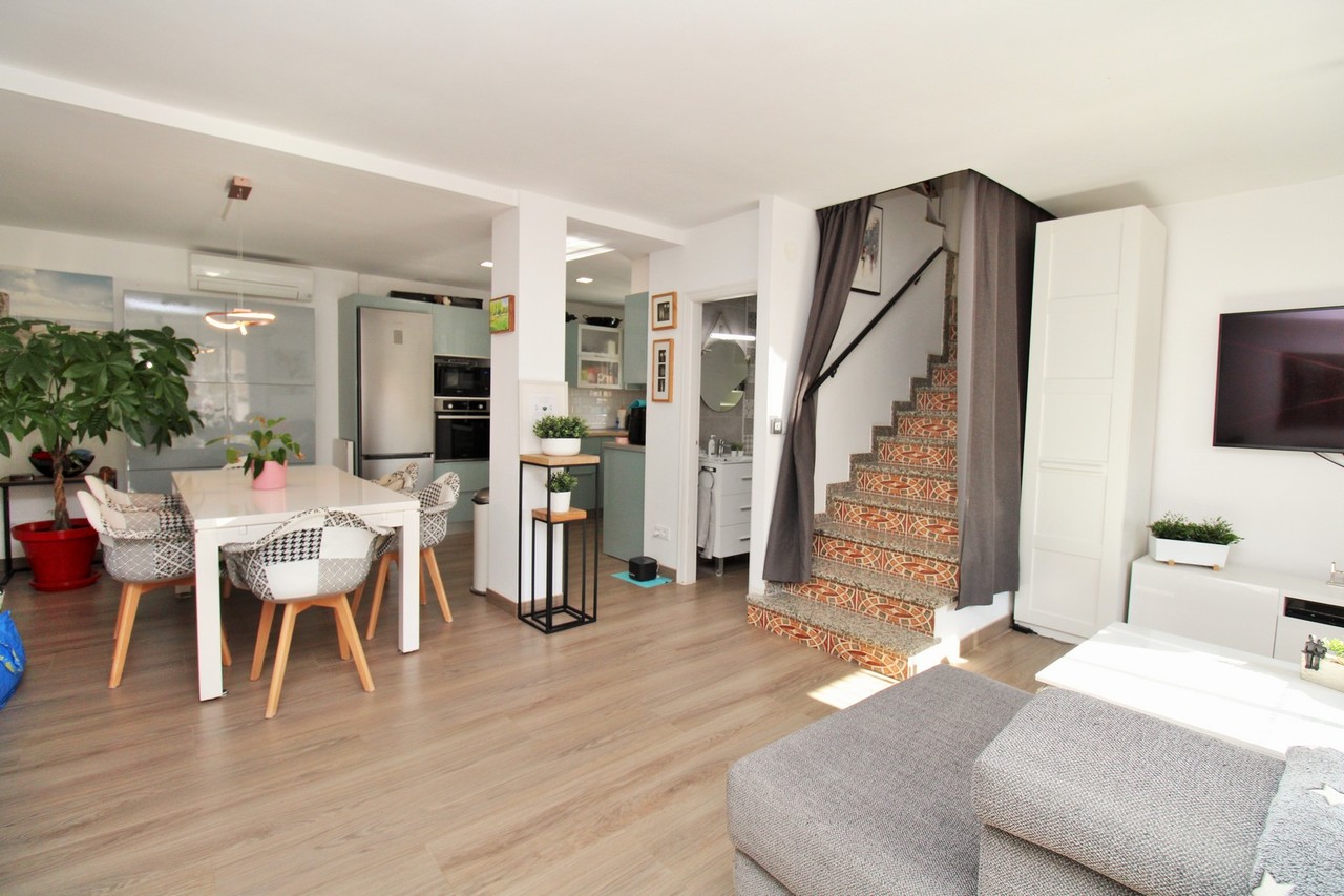 Town House for Sale in Villamartin, Alicante