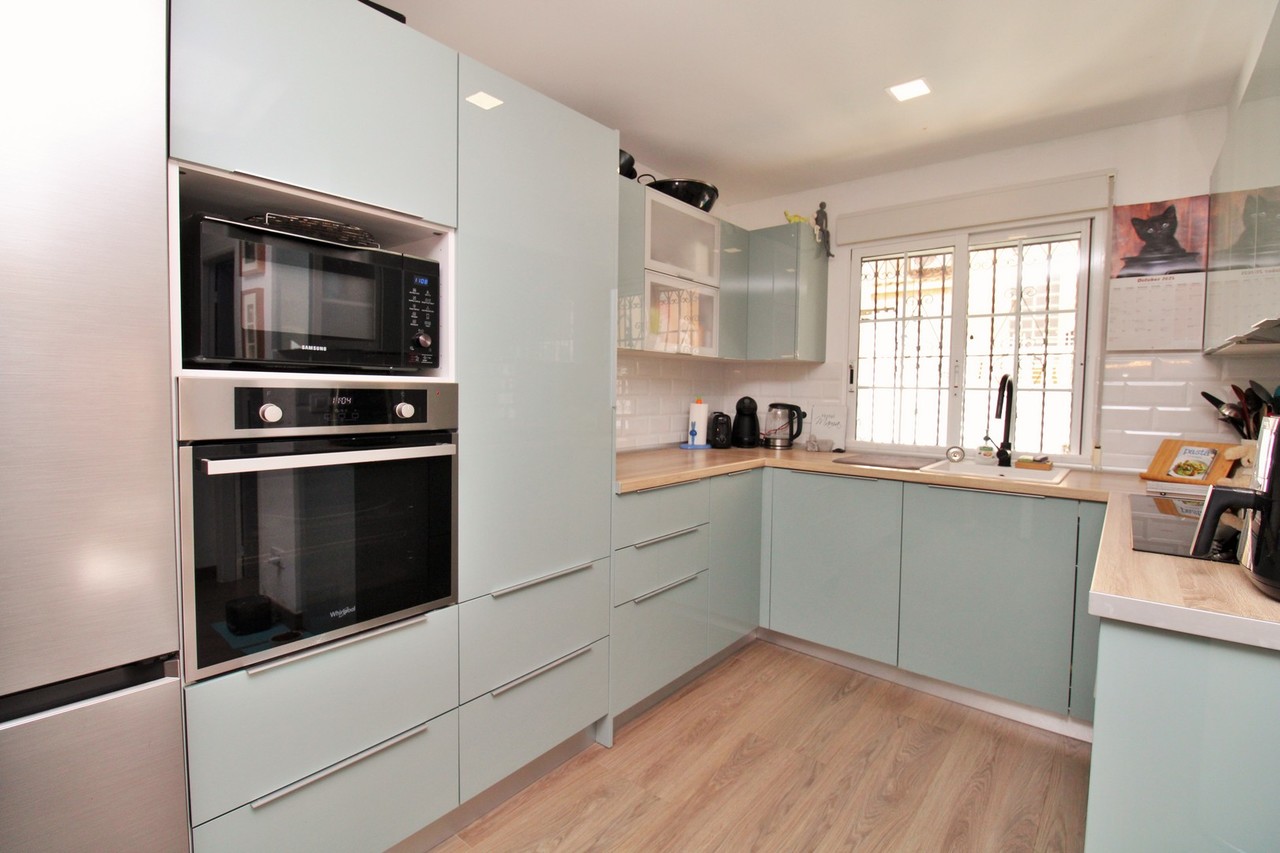Town House for Sale in Villamartin, Alicante