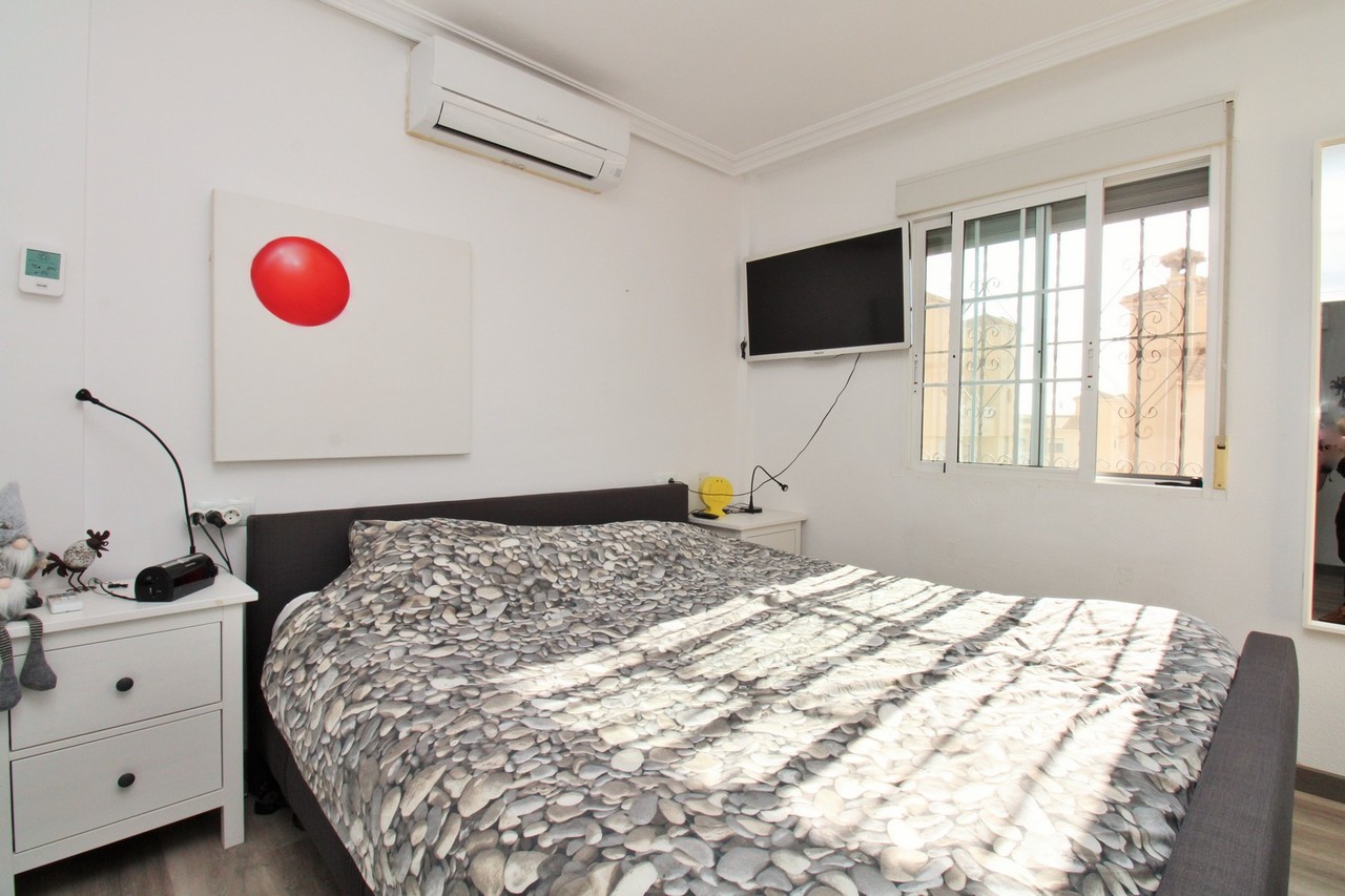 Town House for Sale in Villamartin, Alicante