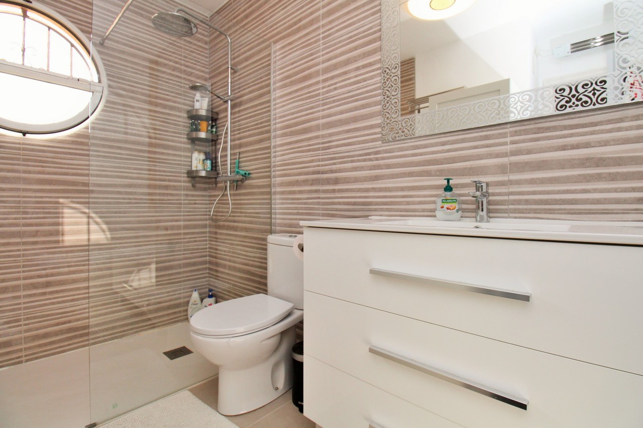 Town House for Sale in Villamartin, Alicante