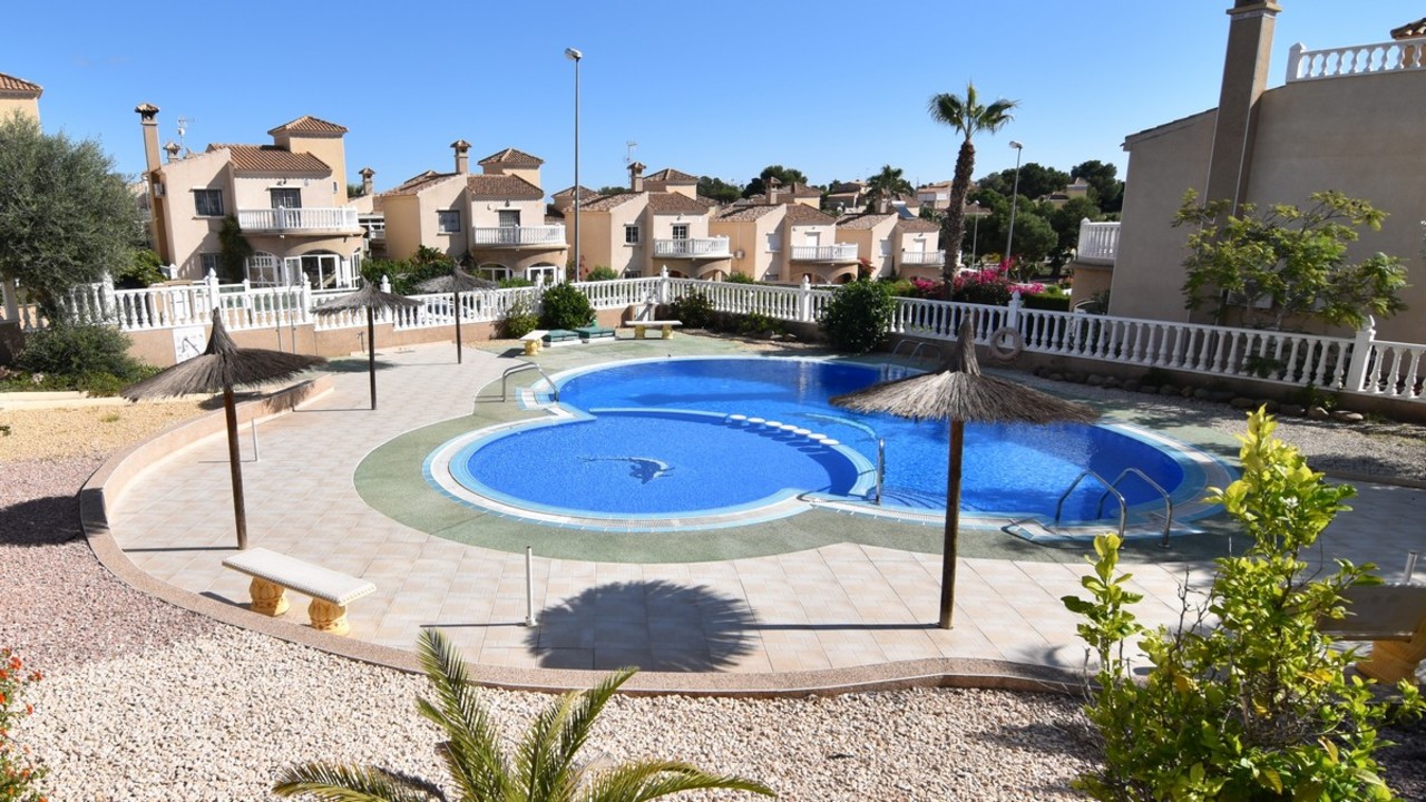 Town House for Sale in Villamartin, Alicante