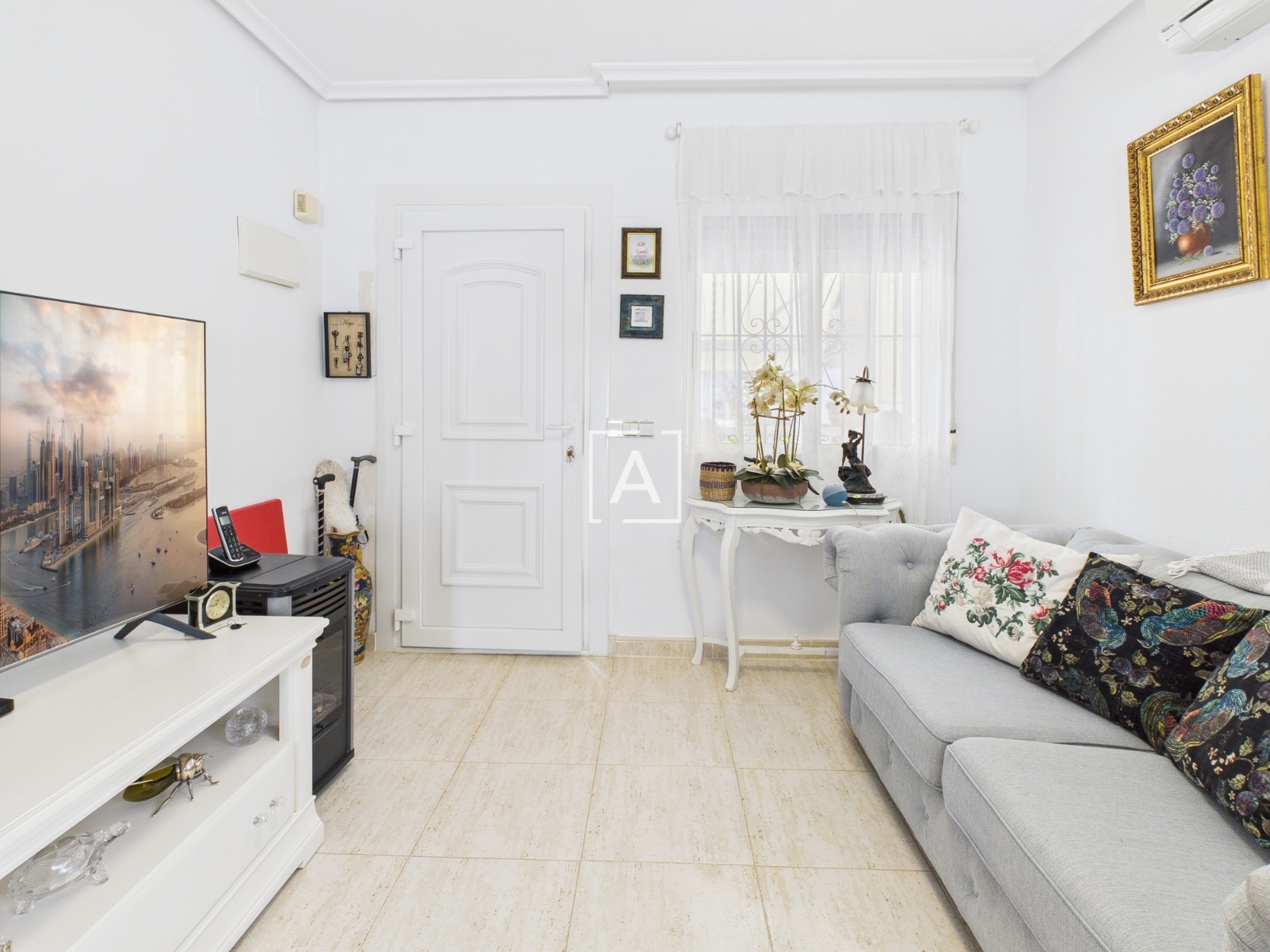 Villa for Sale in Pinar de Campoverde, Alicante