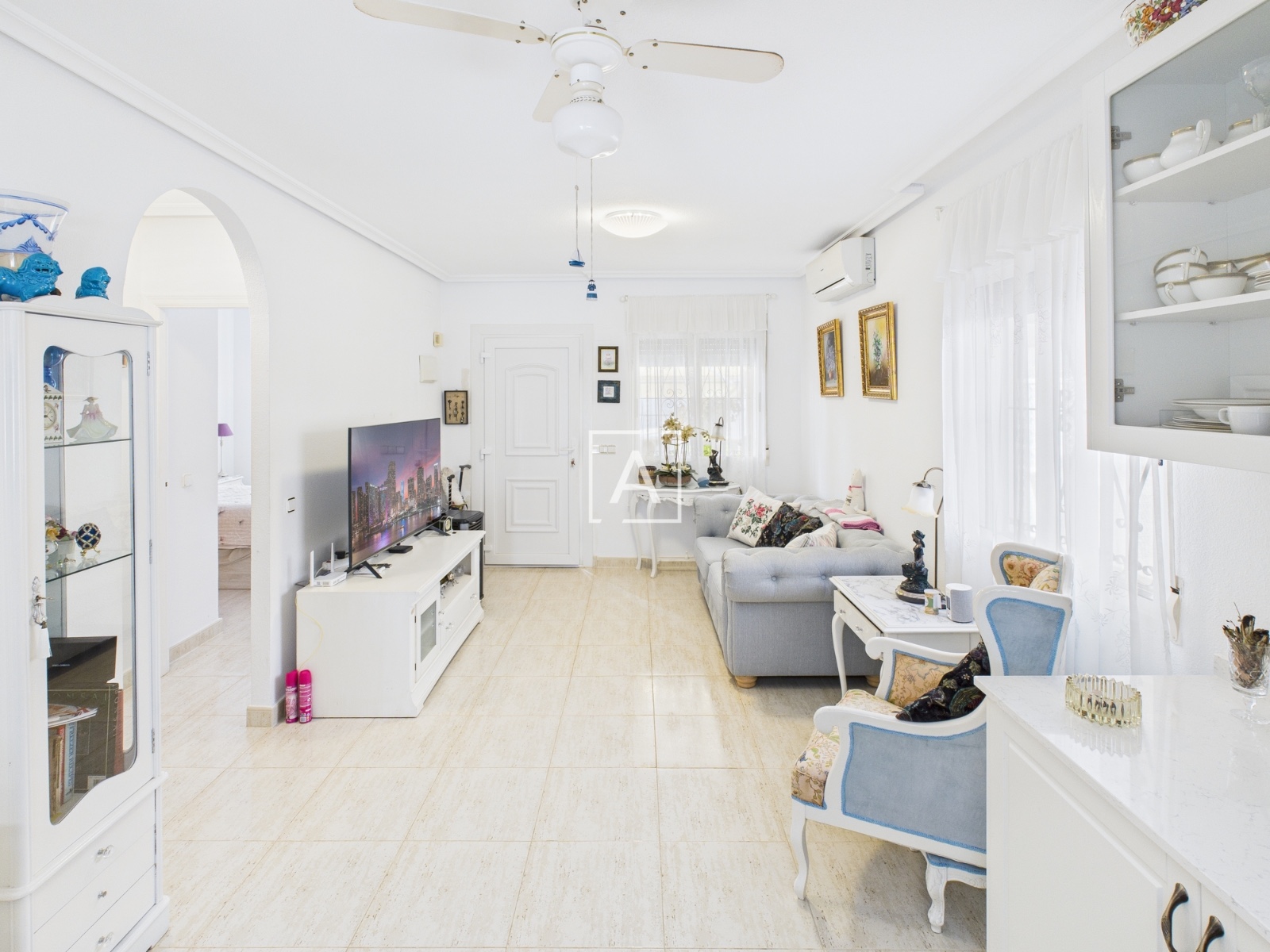 Villa for Sale in Pinar de Campoverde, Alicante