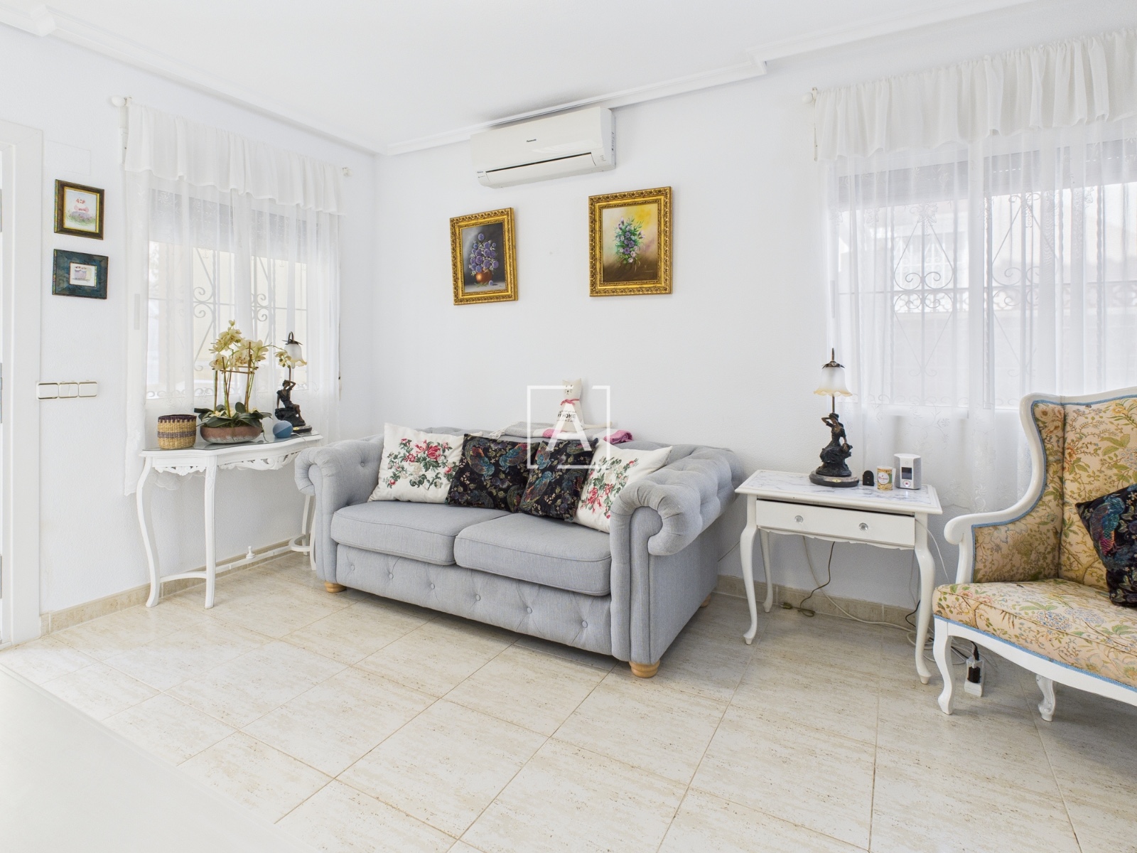 Villa for Sale in Pinar de Campoverde, Alicante