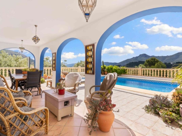 Villa for Sale in Murla, Alicante