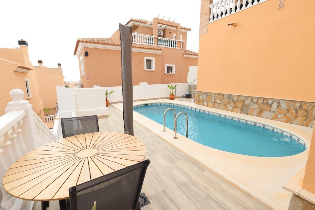 Villa for Sale in San Miguel de Salinas, Alicante