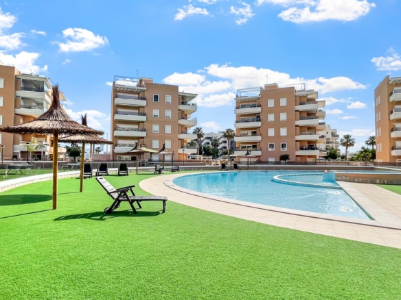 Apartment for Sale in Guardamar del Segura, Alicante