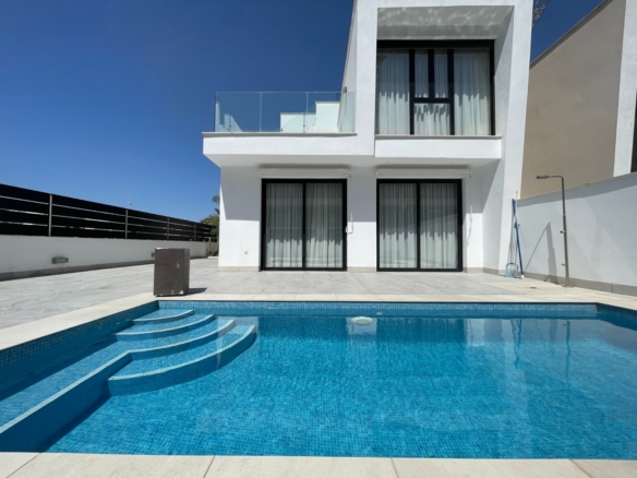 Villa for Sale in Benijofar, Alicante
