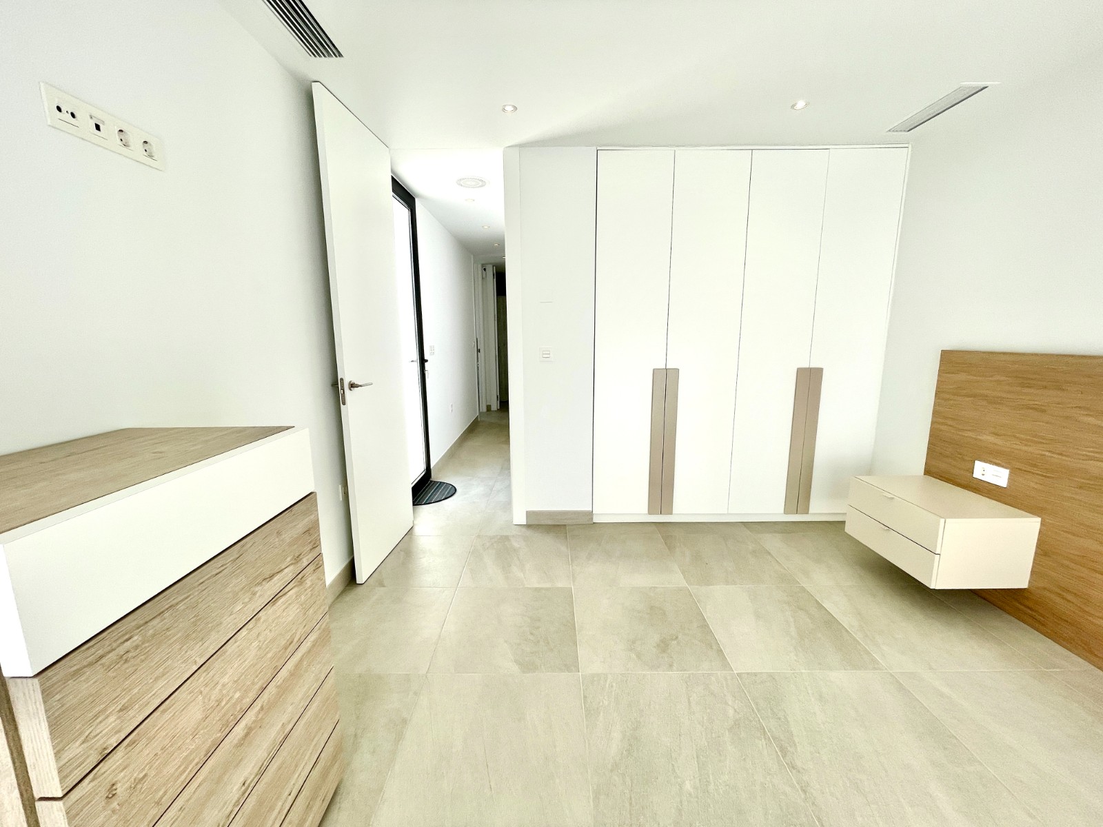 Villa for Sale in Benijofar, Alicante