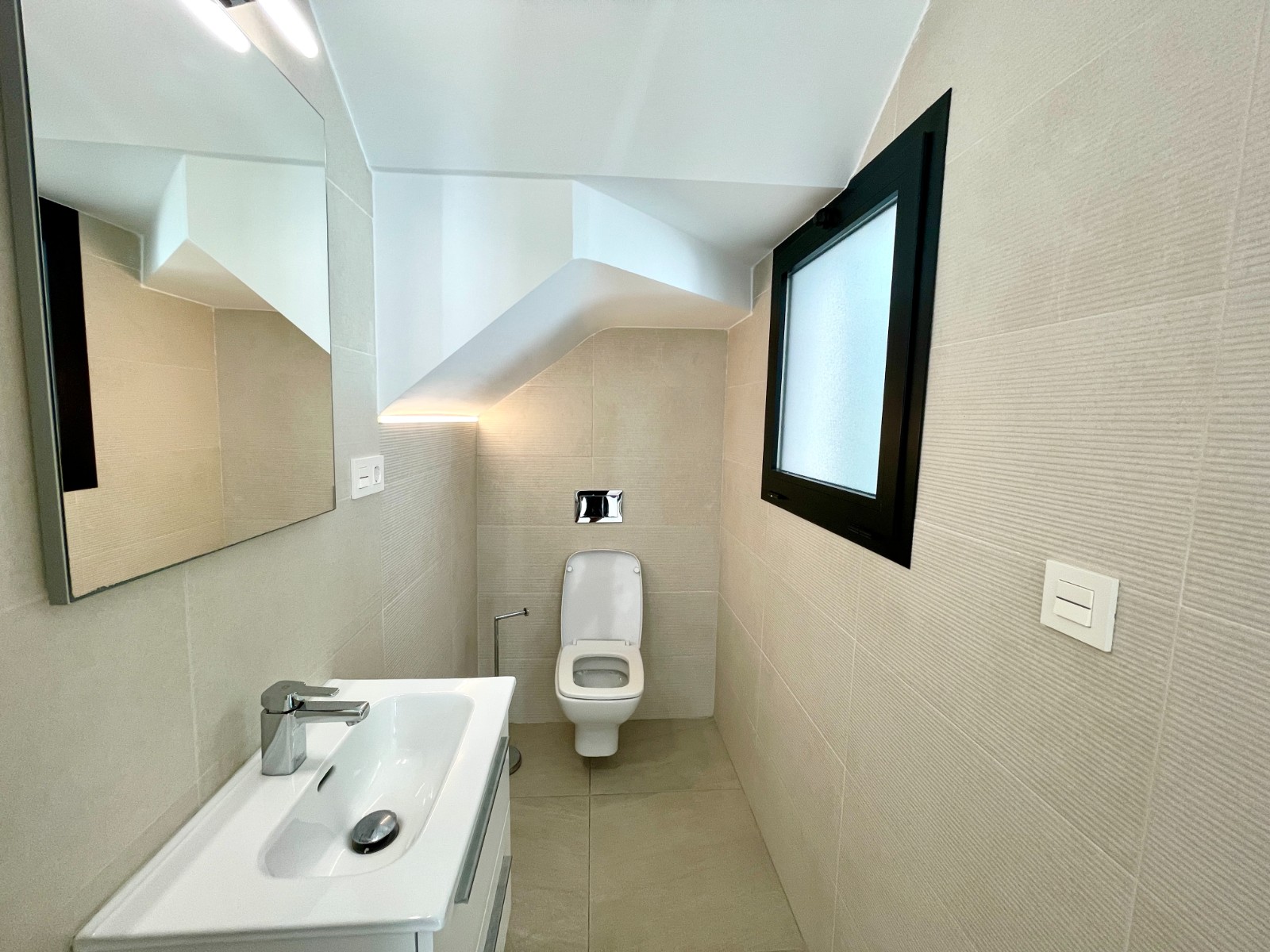 Villa for Sale in Benijofar, Alicante