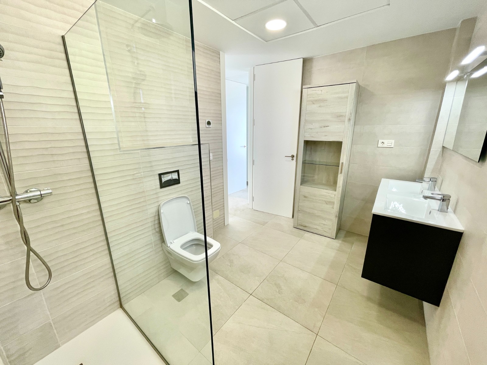 Villa for Sale in Benijofar, Alicante