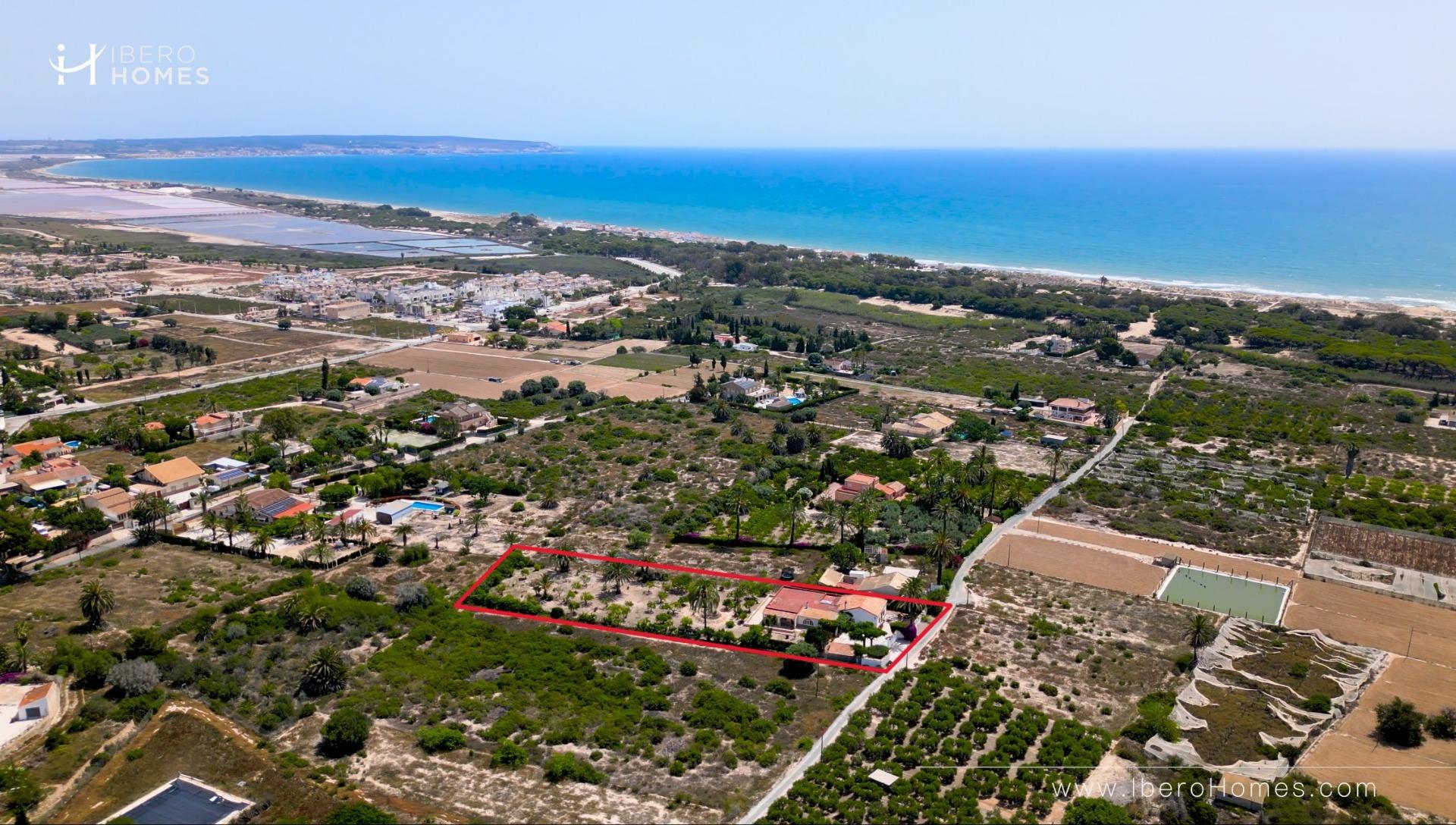Finca for Sale in La Marina, Alicante