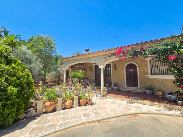 Villa for Sale in Elche, Alicante