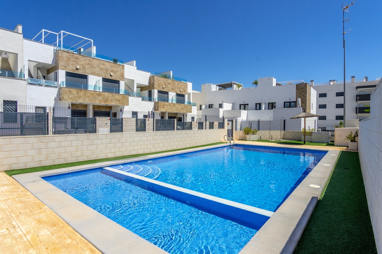 26o237y0622 Town House for Sale in Villamartin, Alicante