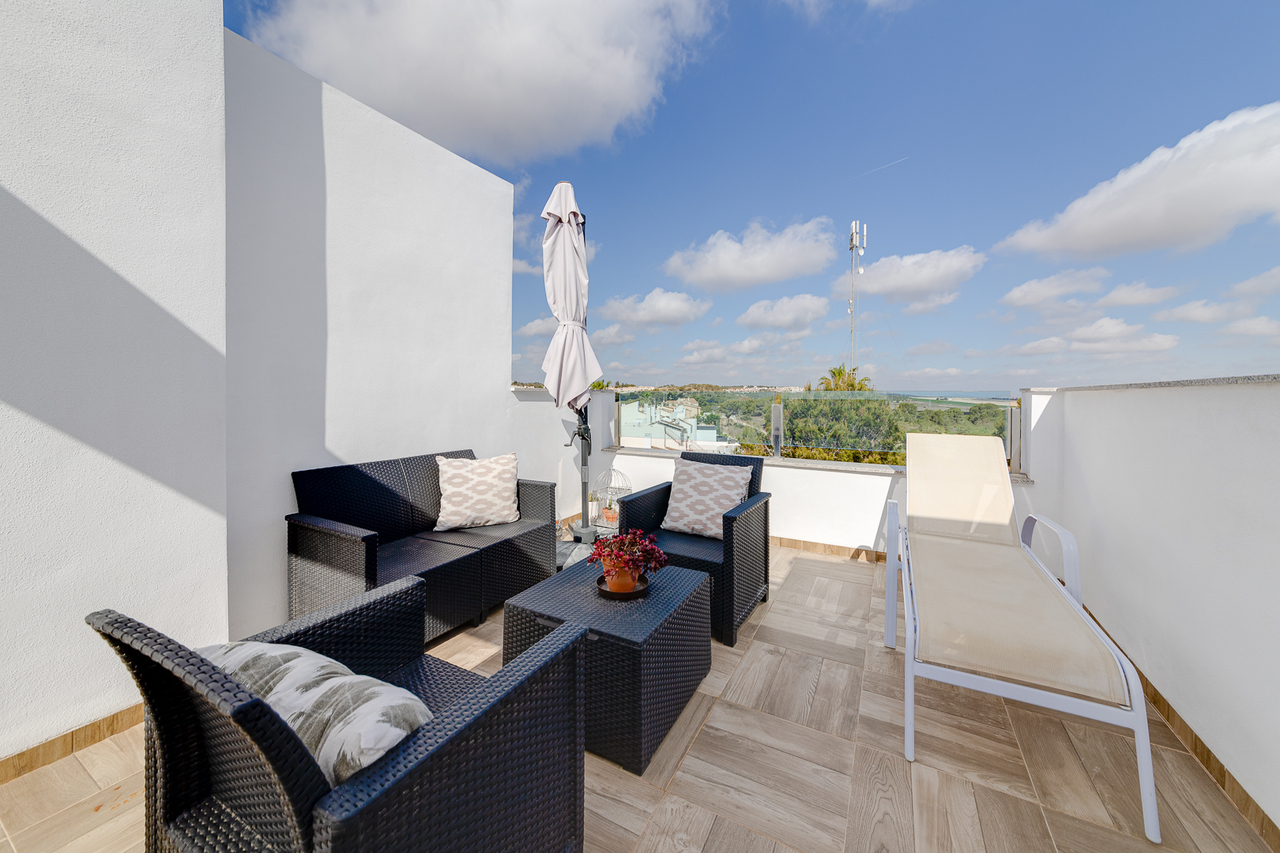Town House for Sale in Villamartin, Alicante