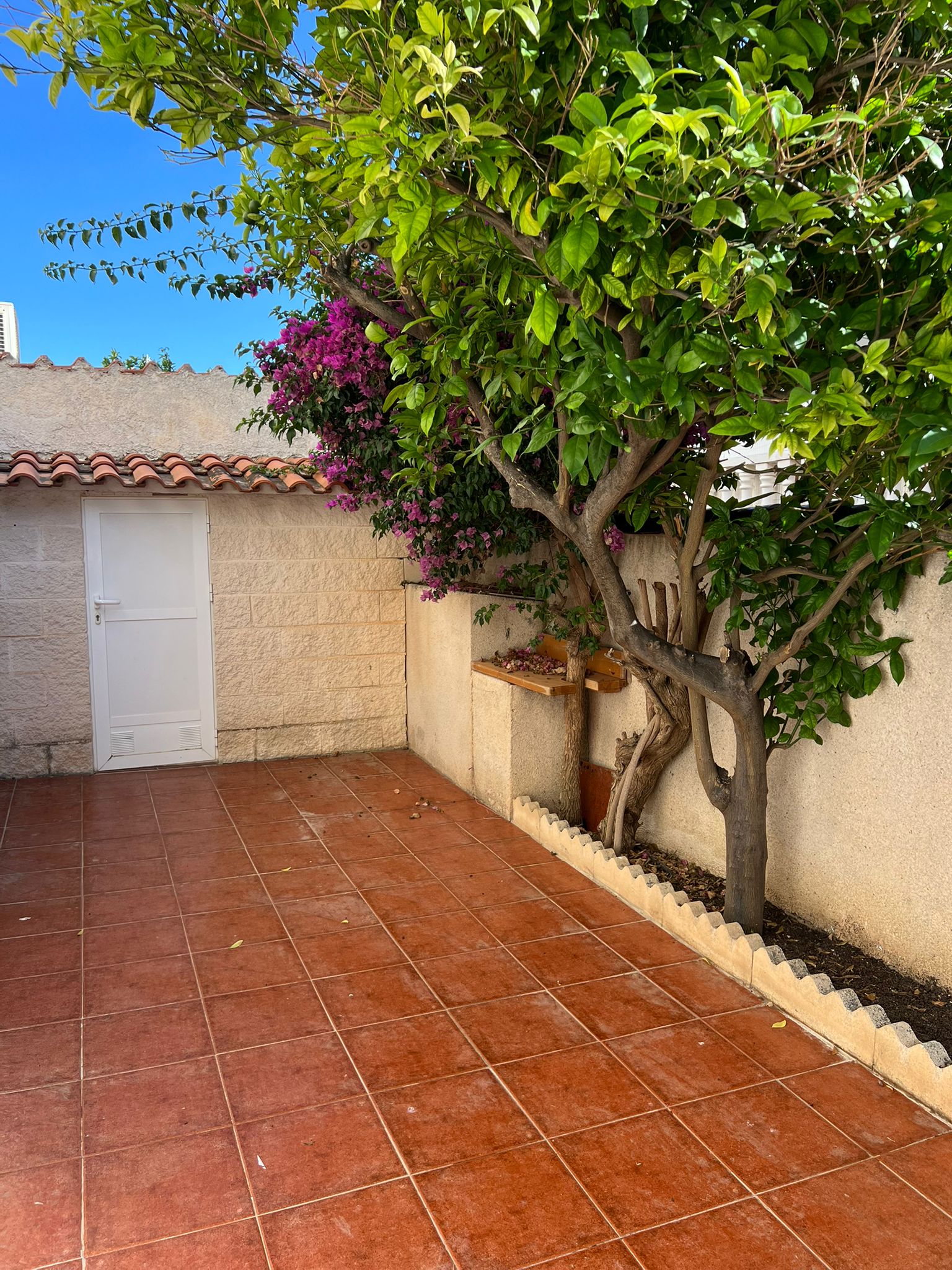 Corner townhouse with large patio and communal pool in Playa Flamenca, Orihuela Costa