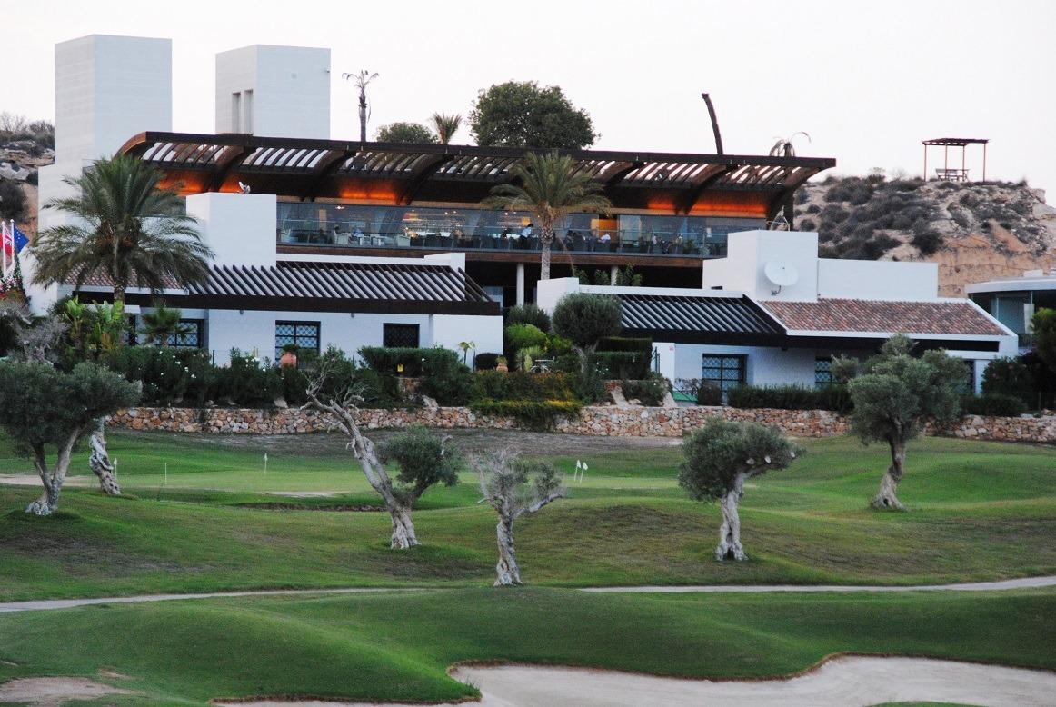Elegant One-Level Townhouses with Private Pool in Peraleja Golf Resort – Costa Cálida