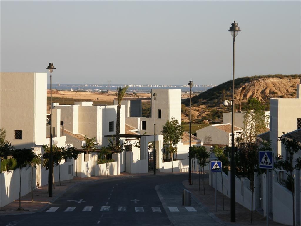 Elegant One-Level Townhouses with Private Pool in Peraleja Golf Resort – Costa Cálida