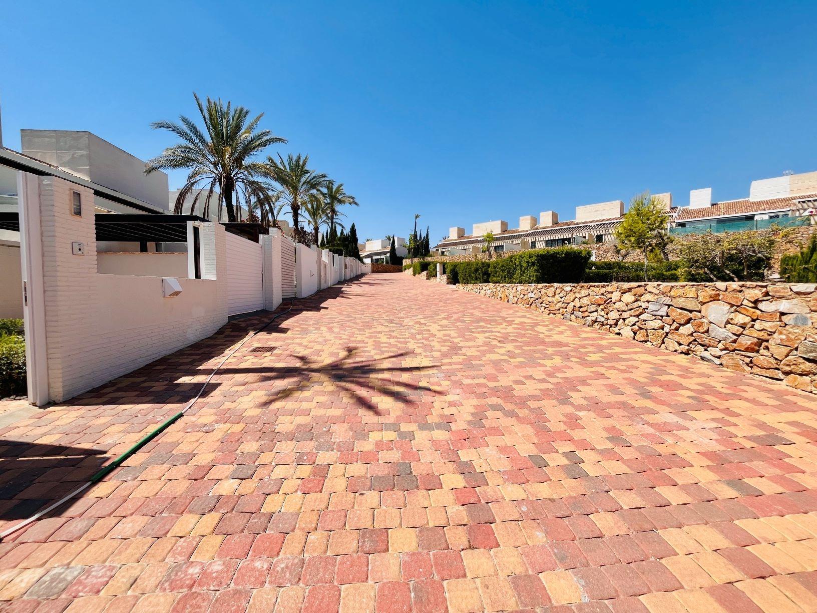 Elegant One-Level Townhouses with Private Pool in Peraleja Golf Resort – Costa Cálida