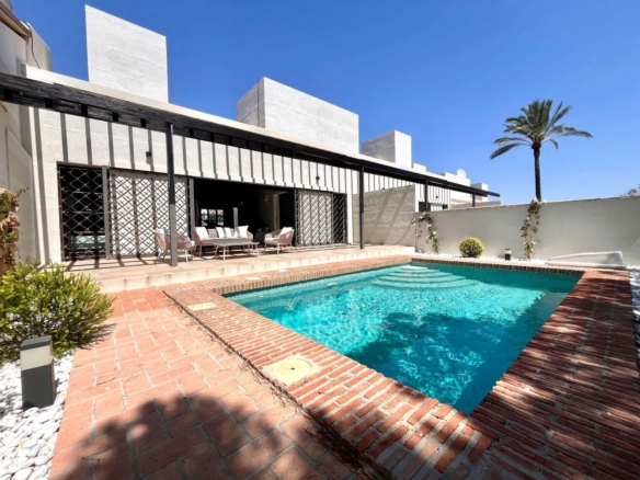 Elegant One-Level Townhouses with Private Pool in Peraleja Golf Resort – Costa Cálida