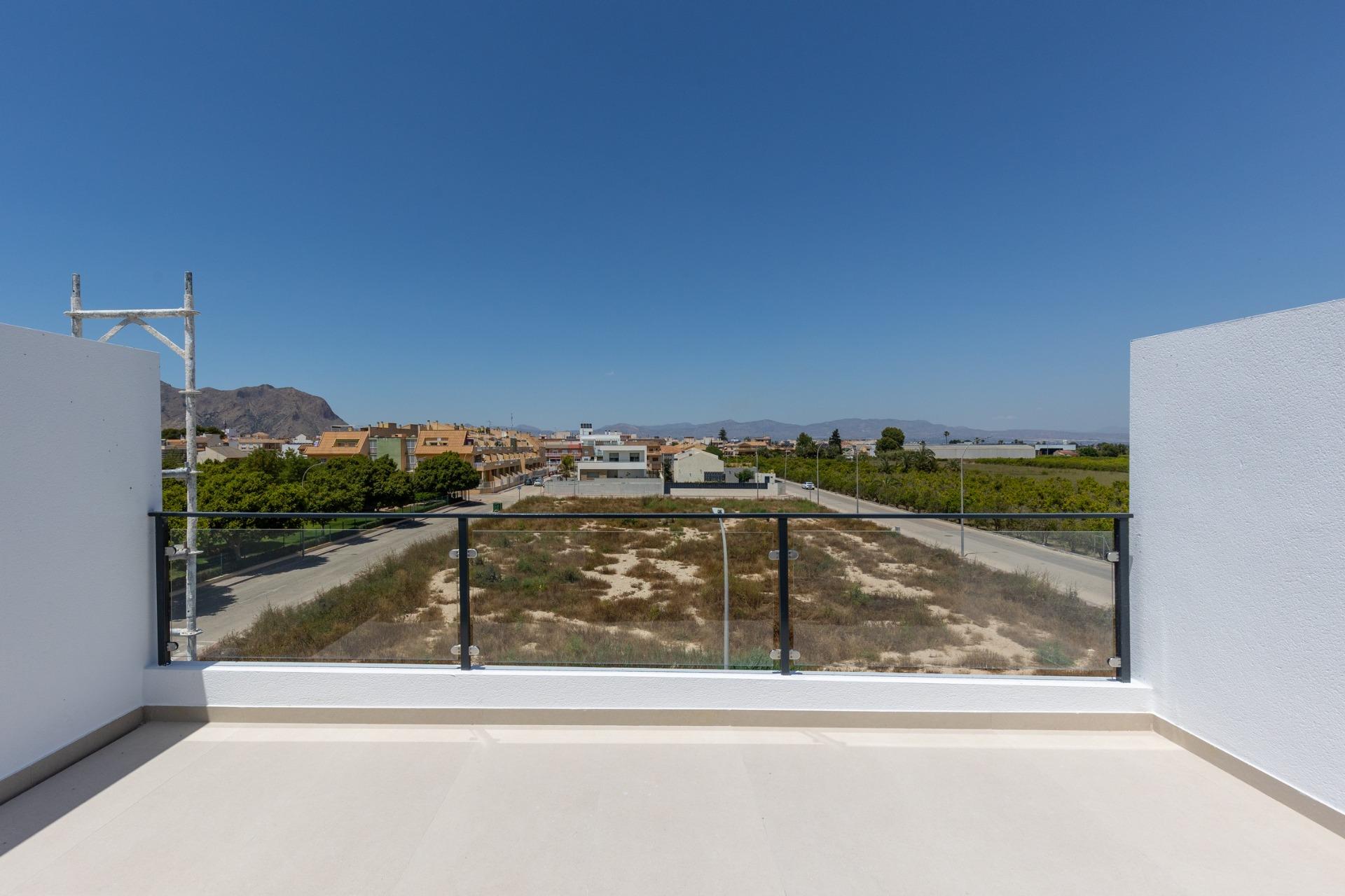 Modern Townhouses with Solarium and Basement in Rafal, Alicante