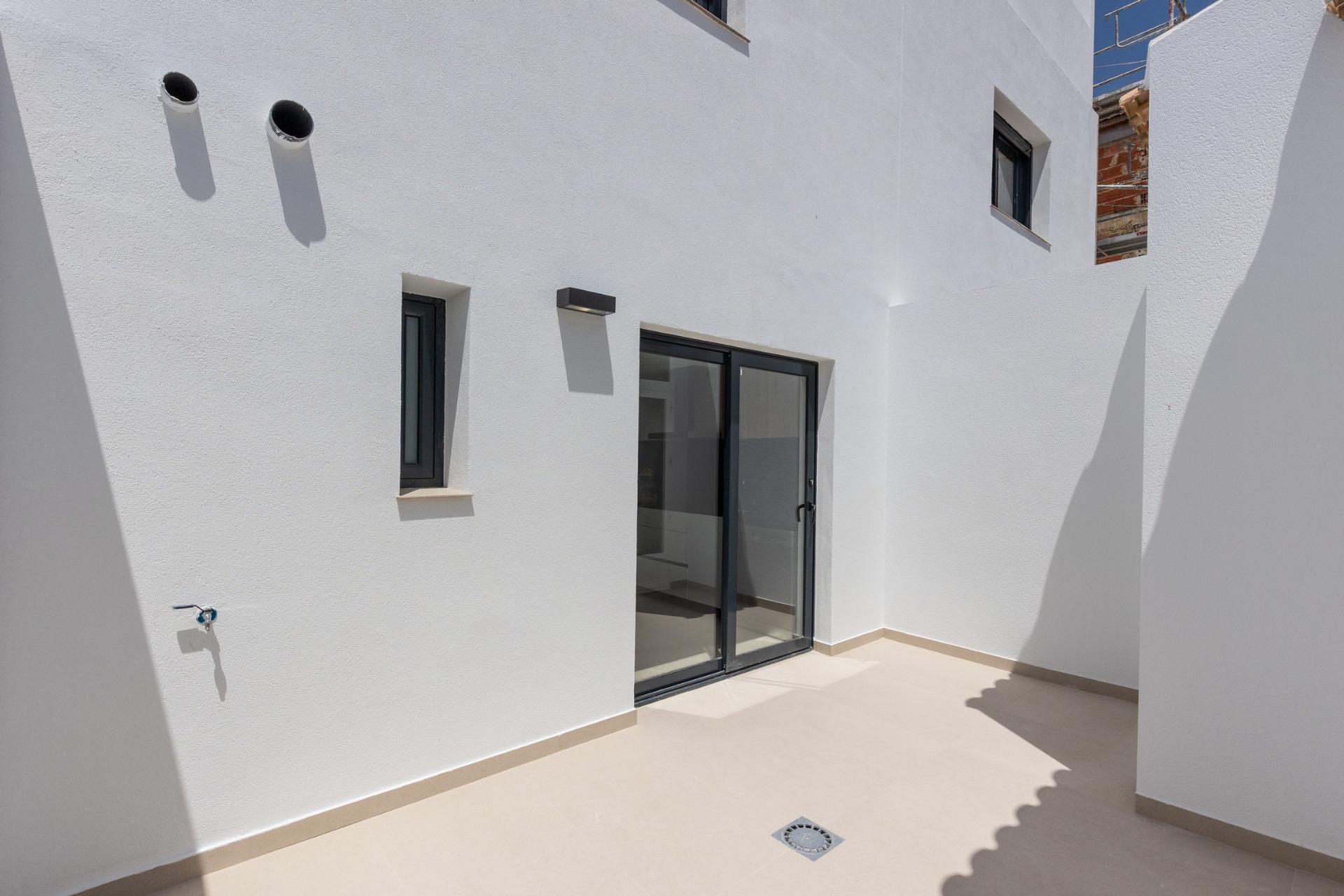 Modern Townhouses with Solarium and Basement in Rafal, Alicante
