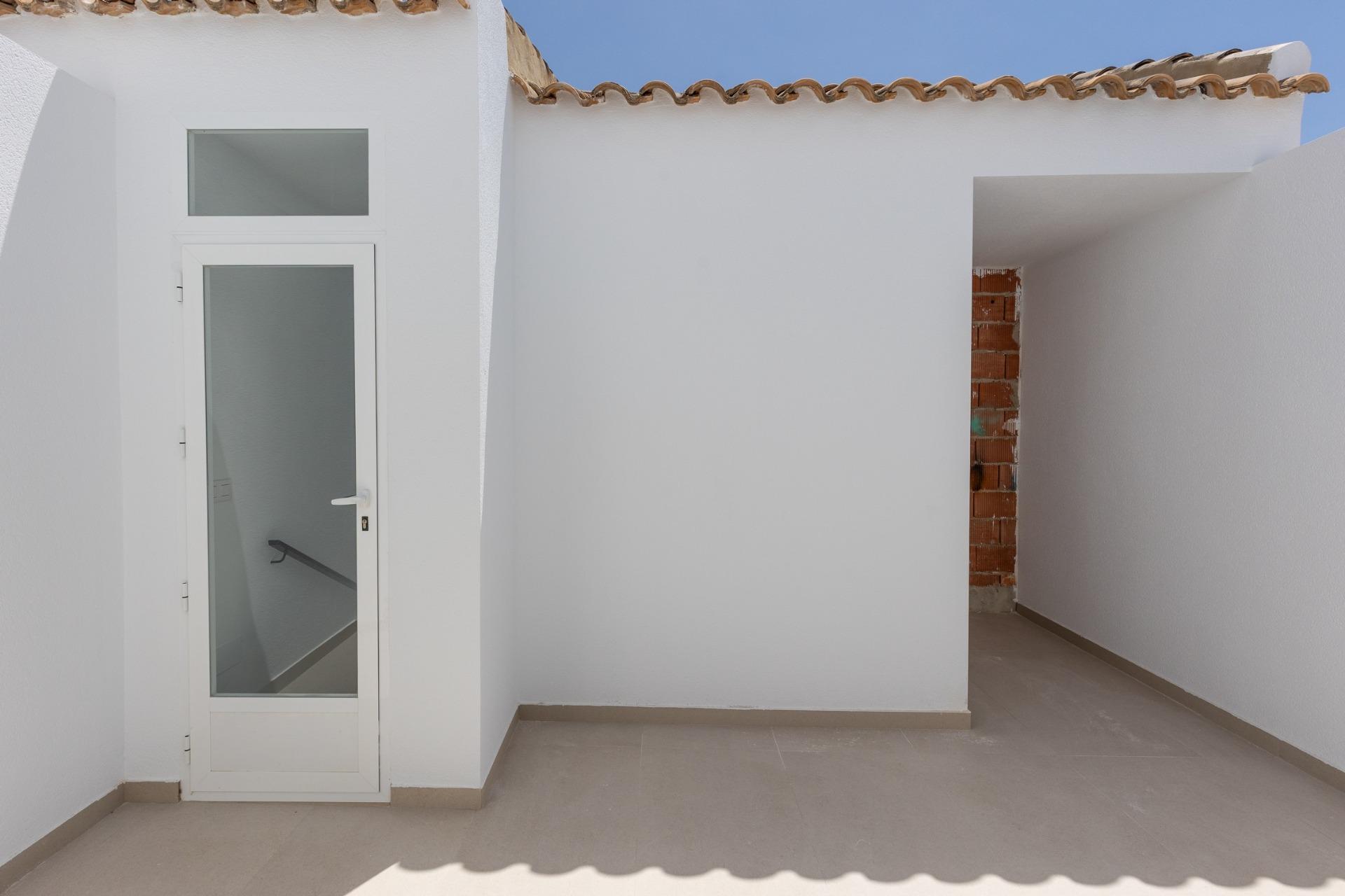 Modern Townhouses with Solarium and Basement in Rafal, Alicante
