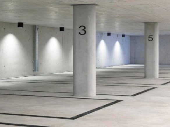 584