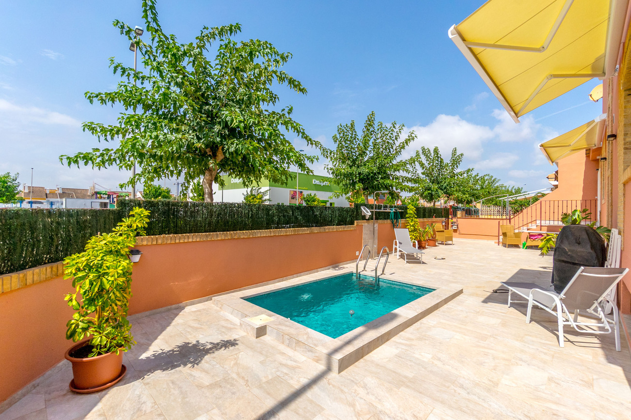Villa for Sale in Torre de La Horadada, Alicante
