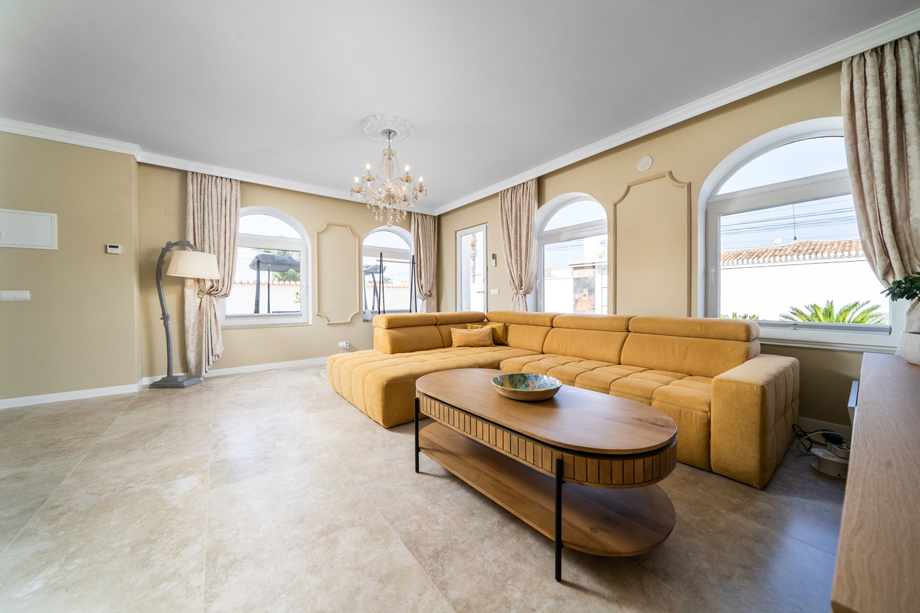 Villa for Sale in Torrevieja, Alicante