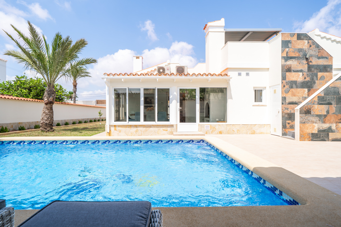 Villa for Sale in Torrevieja, Alicante