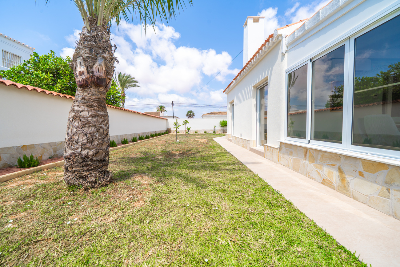 Villa for Sale in Torrevieja, Alicante