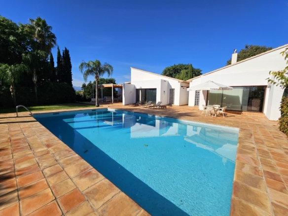 Villa for Sale in Ondara, Alicante