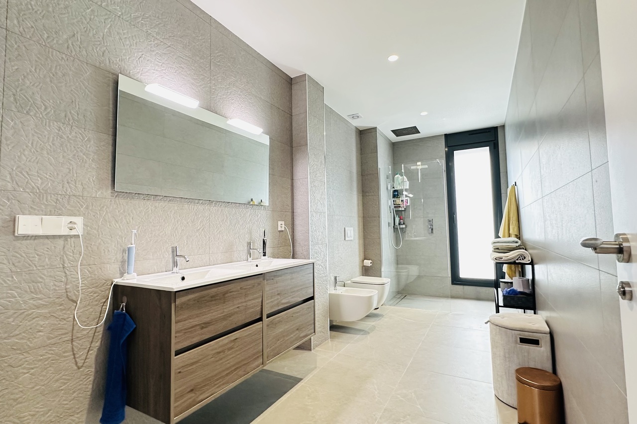 Villa for Sale in Las Colinas Golf, Alicante