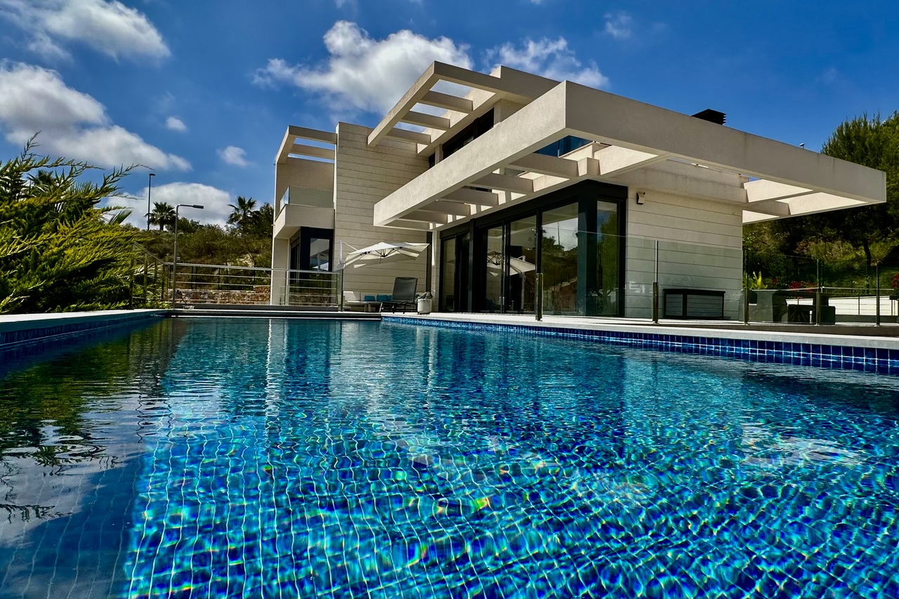 Villa for Sale in Las Colinas Golf, Alicante