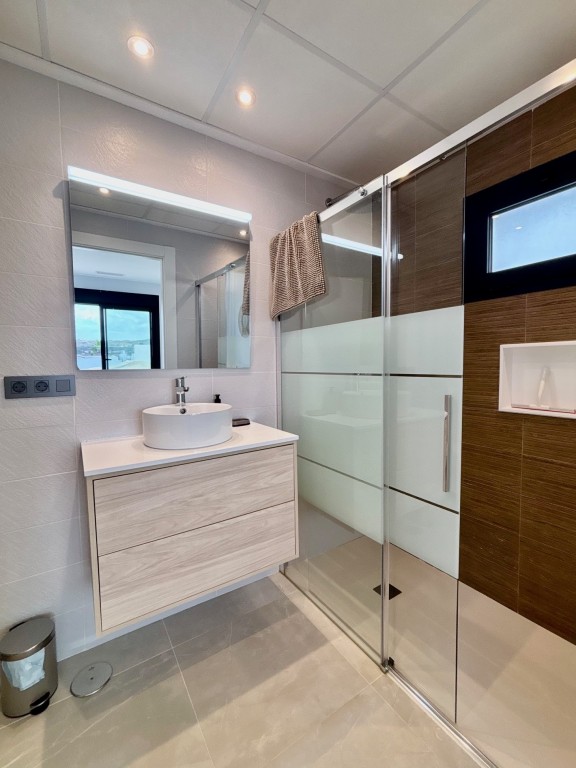 Villa for Sale in Benijofar, Alicante